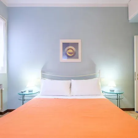 The House By * بولونيا