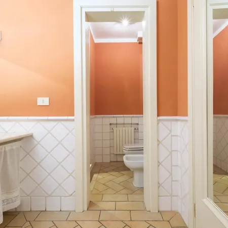 The House By * ボローニャ