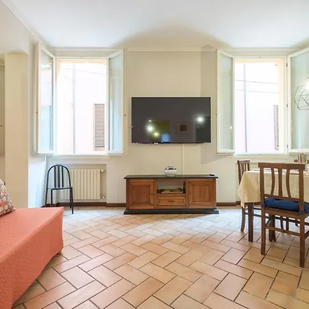 The House By Apartment