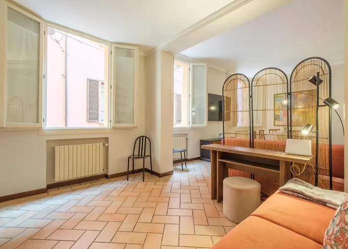 The House By * Болонья